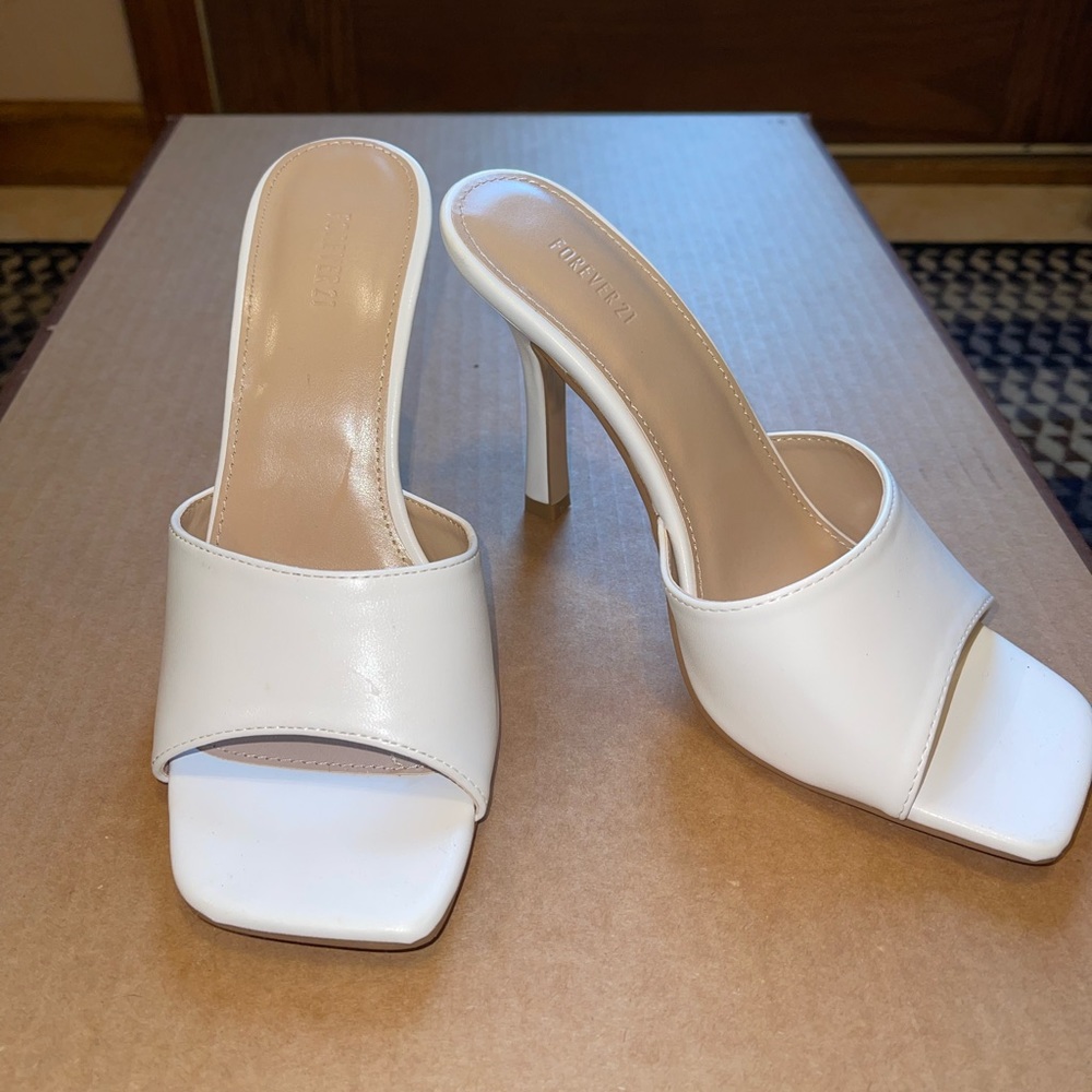 Women’s Forever 21 Heels Size 7.5
